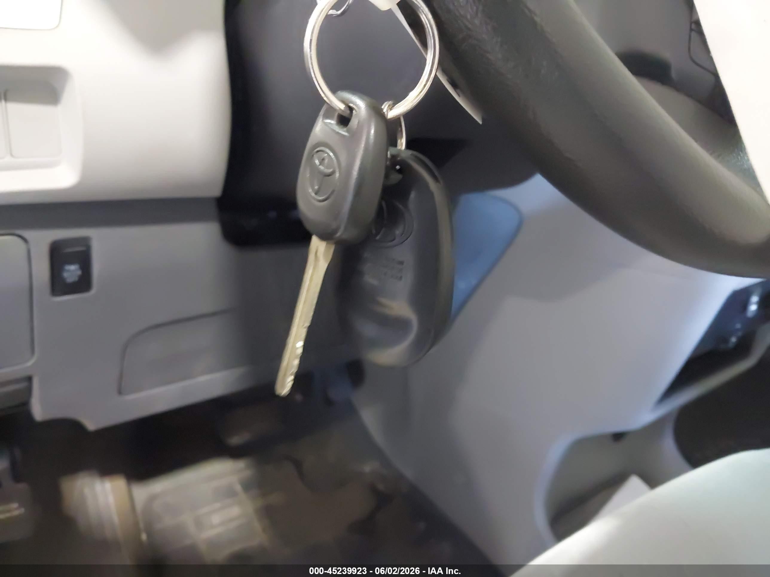 2015 Toyota Sienna Le 8 Passenger Черный vin: 5TDKK3DC4FS640209