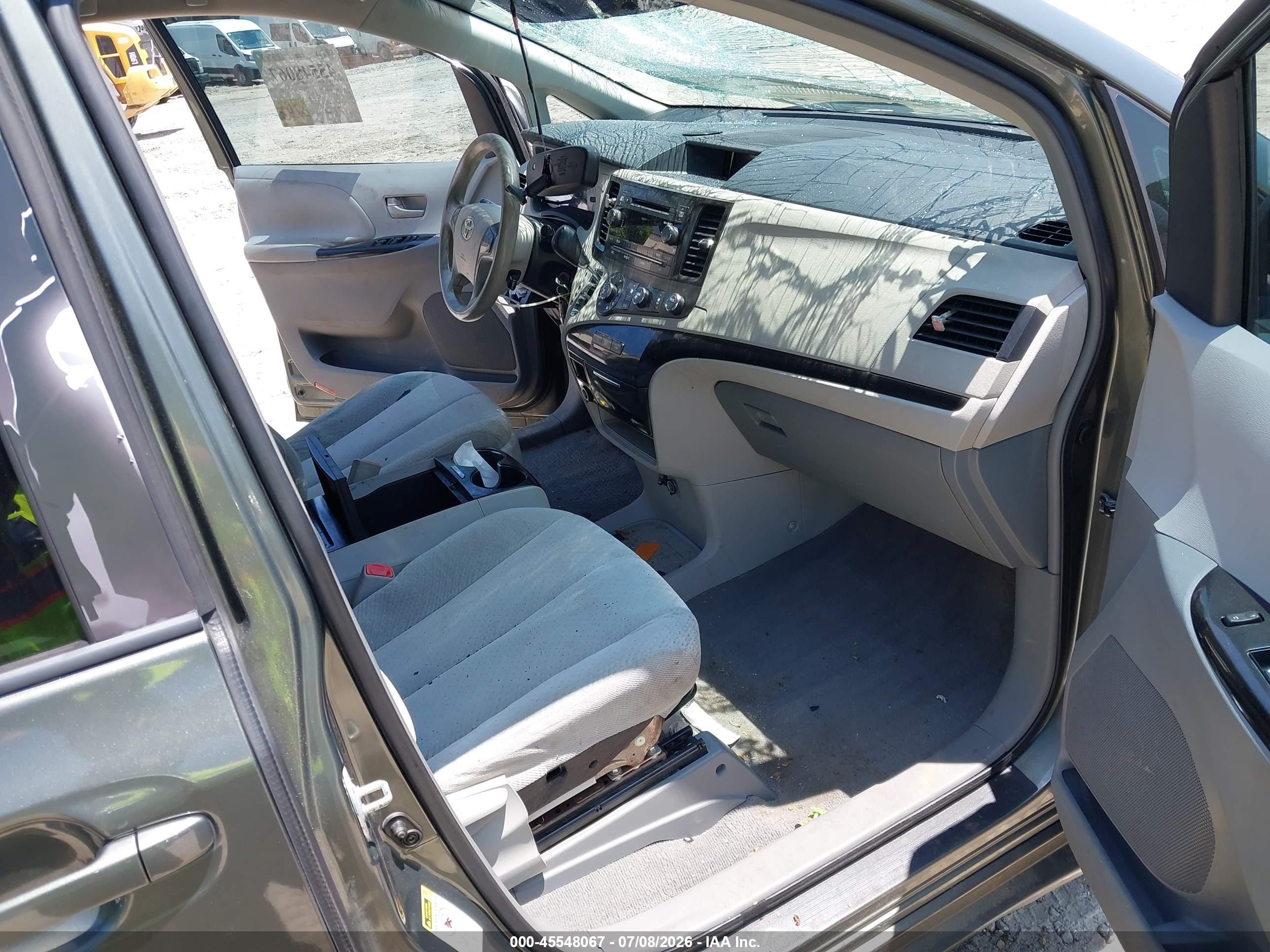 2011 Toyota Sienna Le V6 Champagne vin: 5TDKK3DC5BS047498