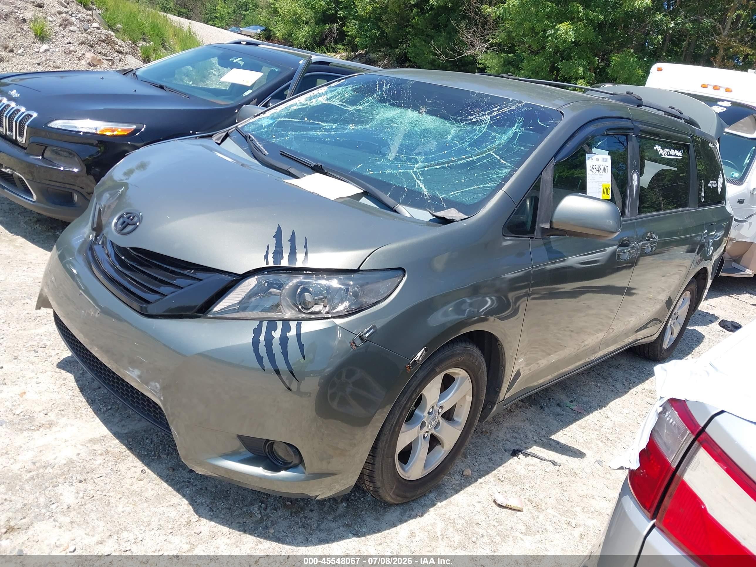 2011 Toyota Sienna Le V6 Champagne vin: 5TDKK3DC5BS047498
