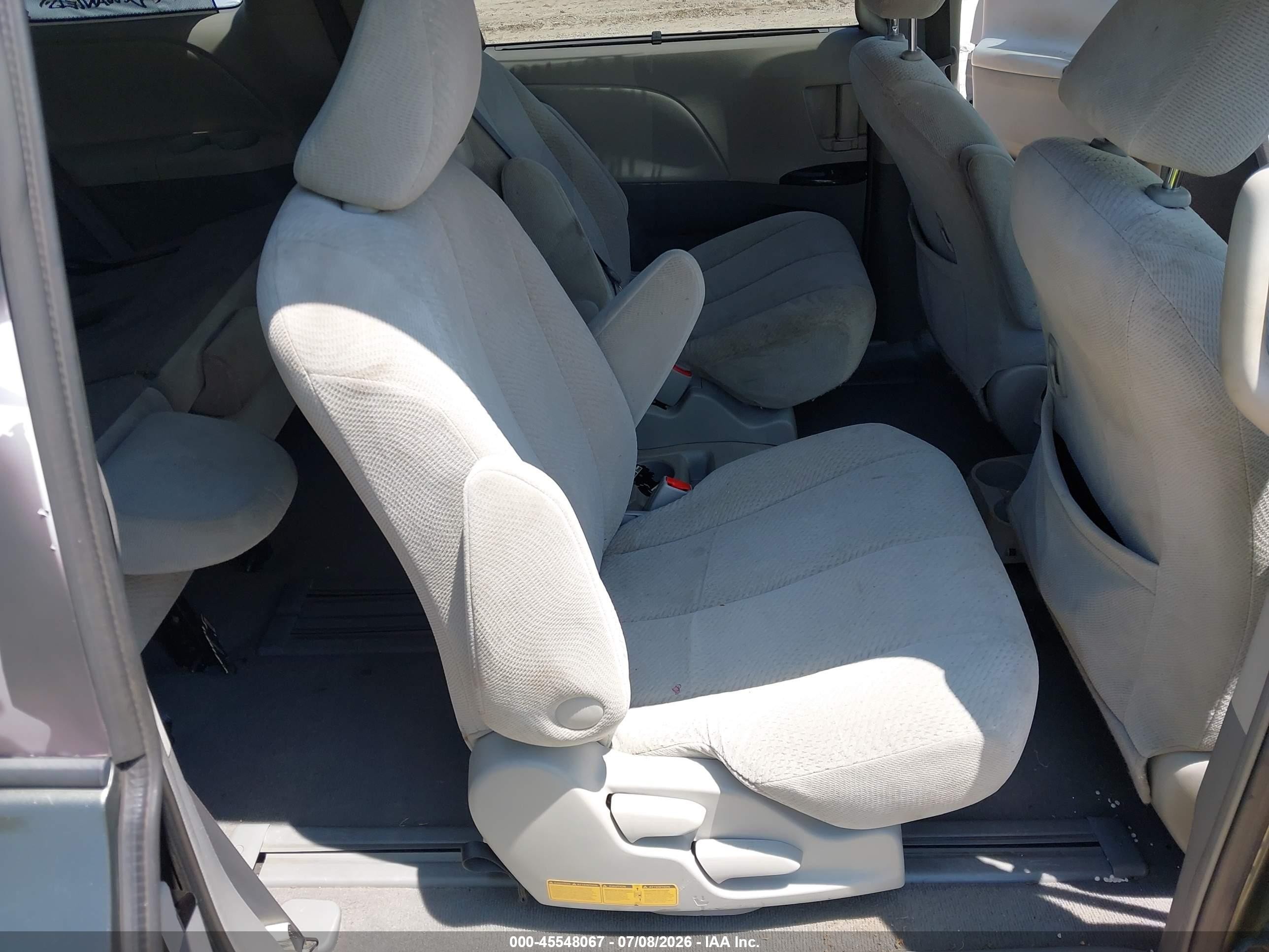 2011 Toyota Sienna Le V6 Champagne vin: 5TDKK3DC5BS047498