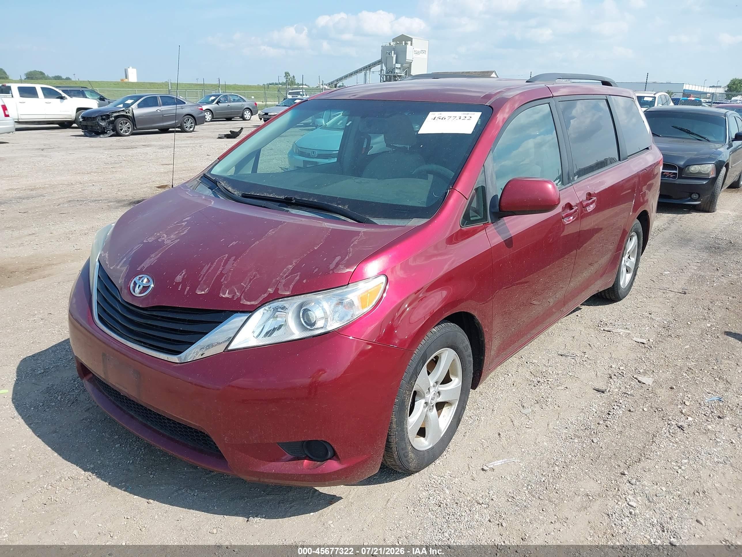 2011 Toyota Sienna Le V6 Maroon vin: 5TDKK3DC5BS052619