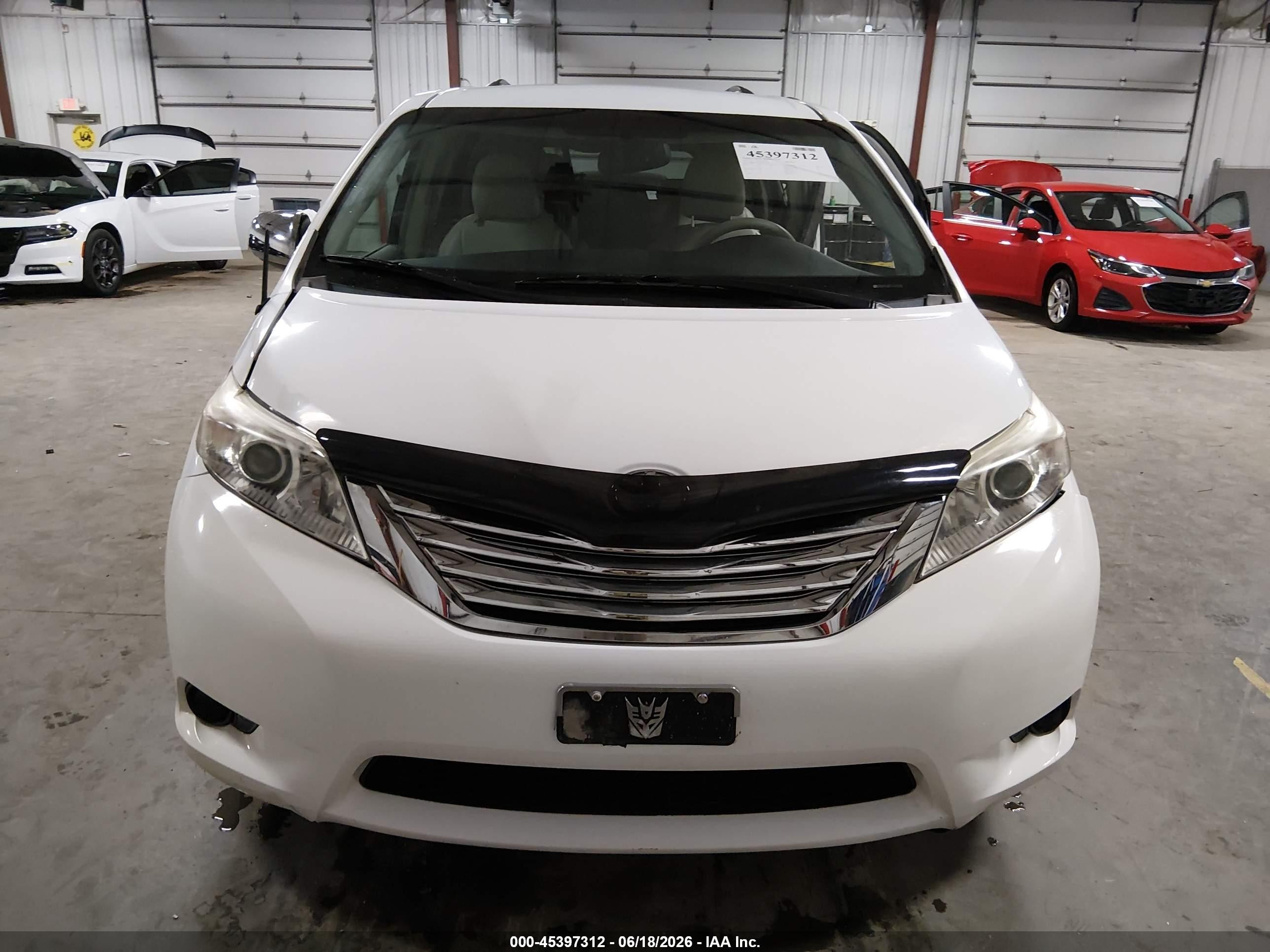 2011 Toyota Sienna Le V6 White vin: 5TDKK3DC5BS057299
