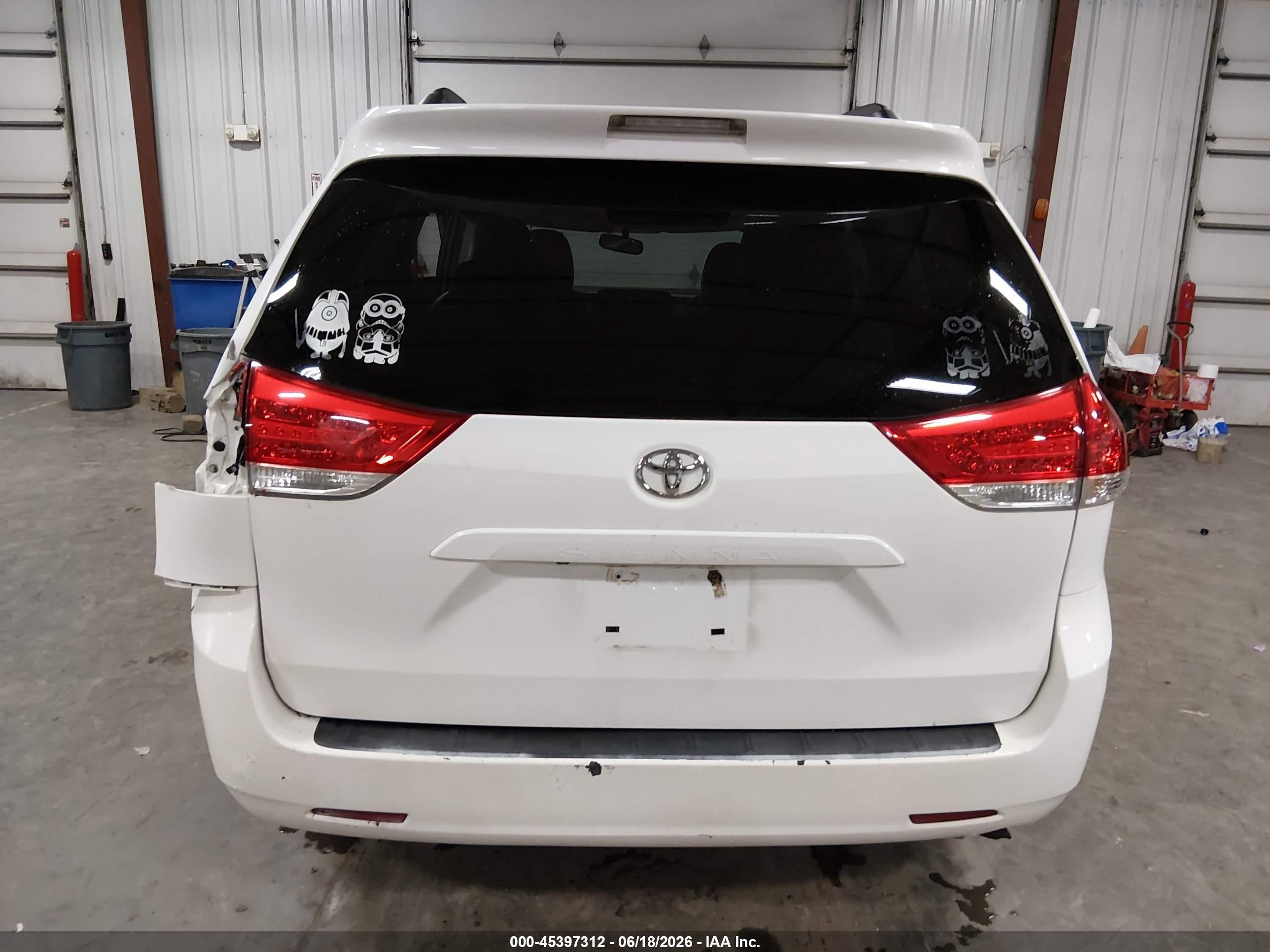 2011 Toyota Sienna Le V6 White vin: 5TDKK3DC5BS057299