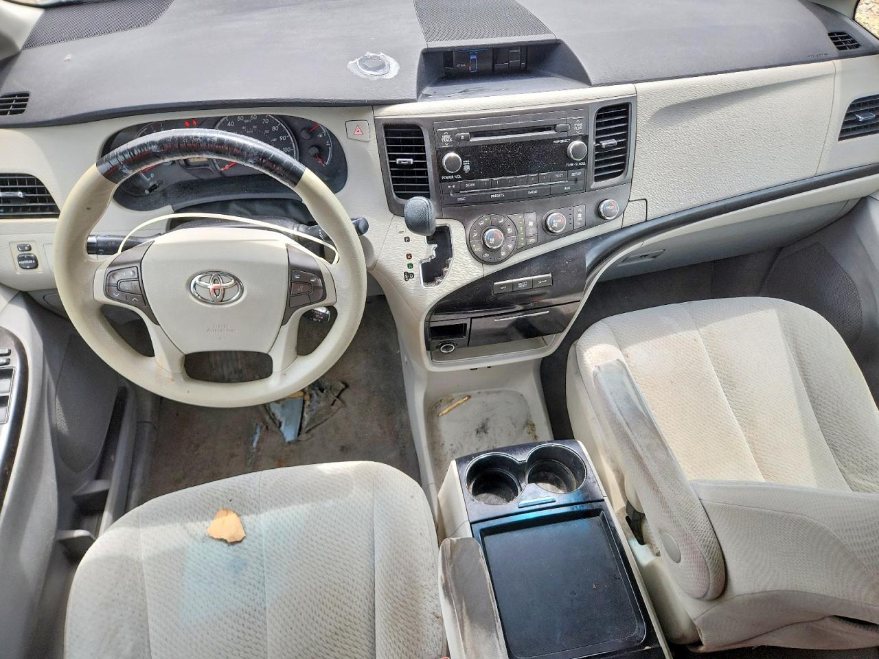 2011 Toyota Sienna Le White vin: 5TDKK3DC5BS058985