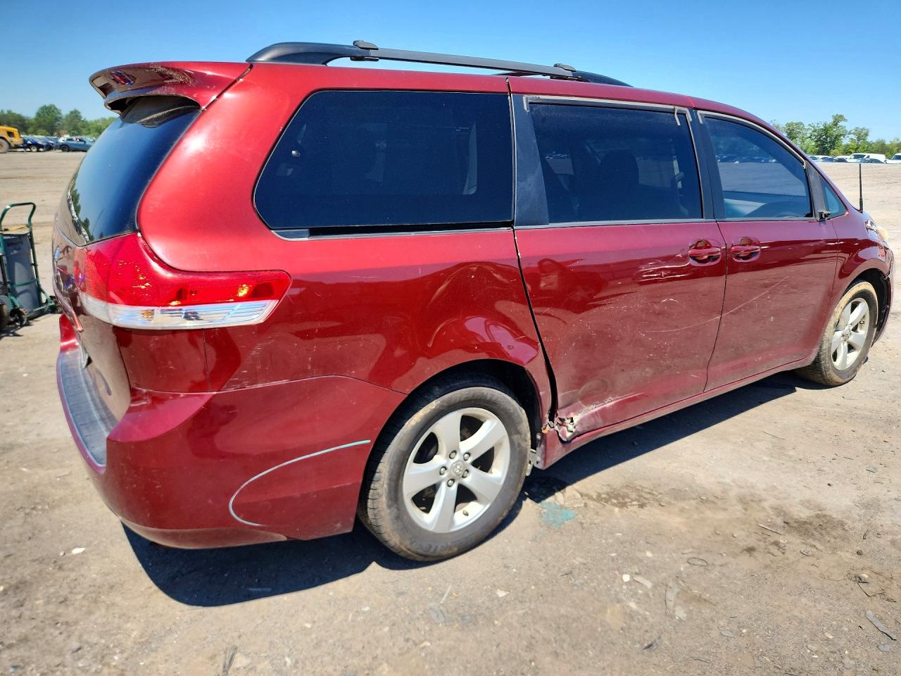 2011 Toyota Sienna Le Red vin: 5TDKK3DC5BS085040