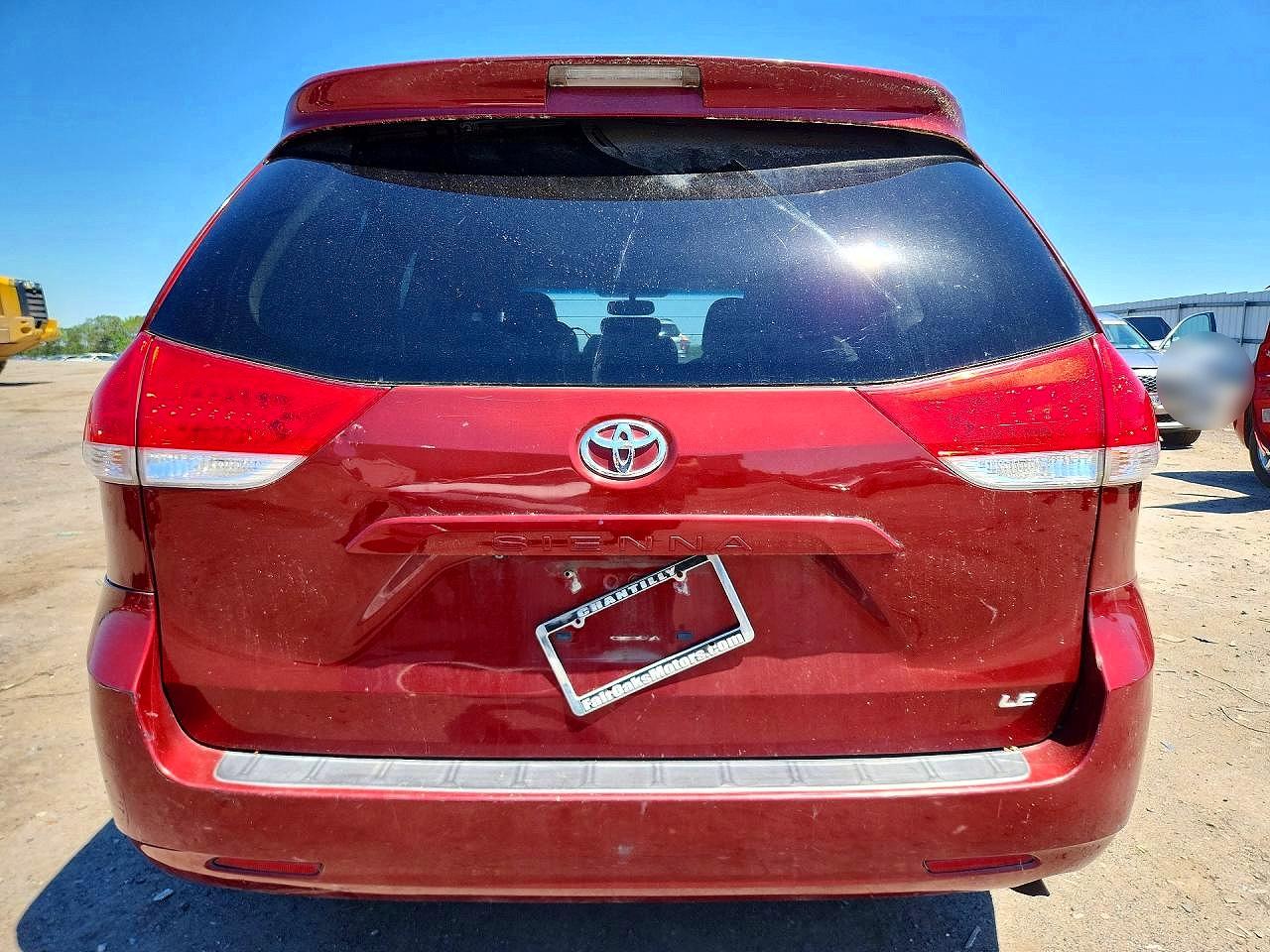 2011 Toyota Sienna Le Red vin: 5TDKK3DC5BS085040
