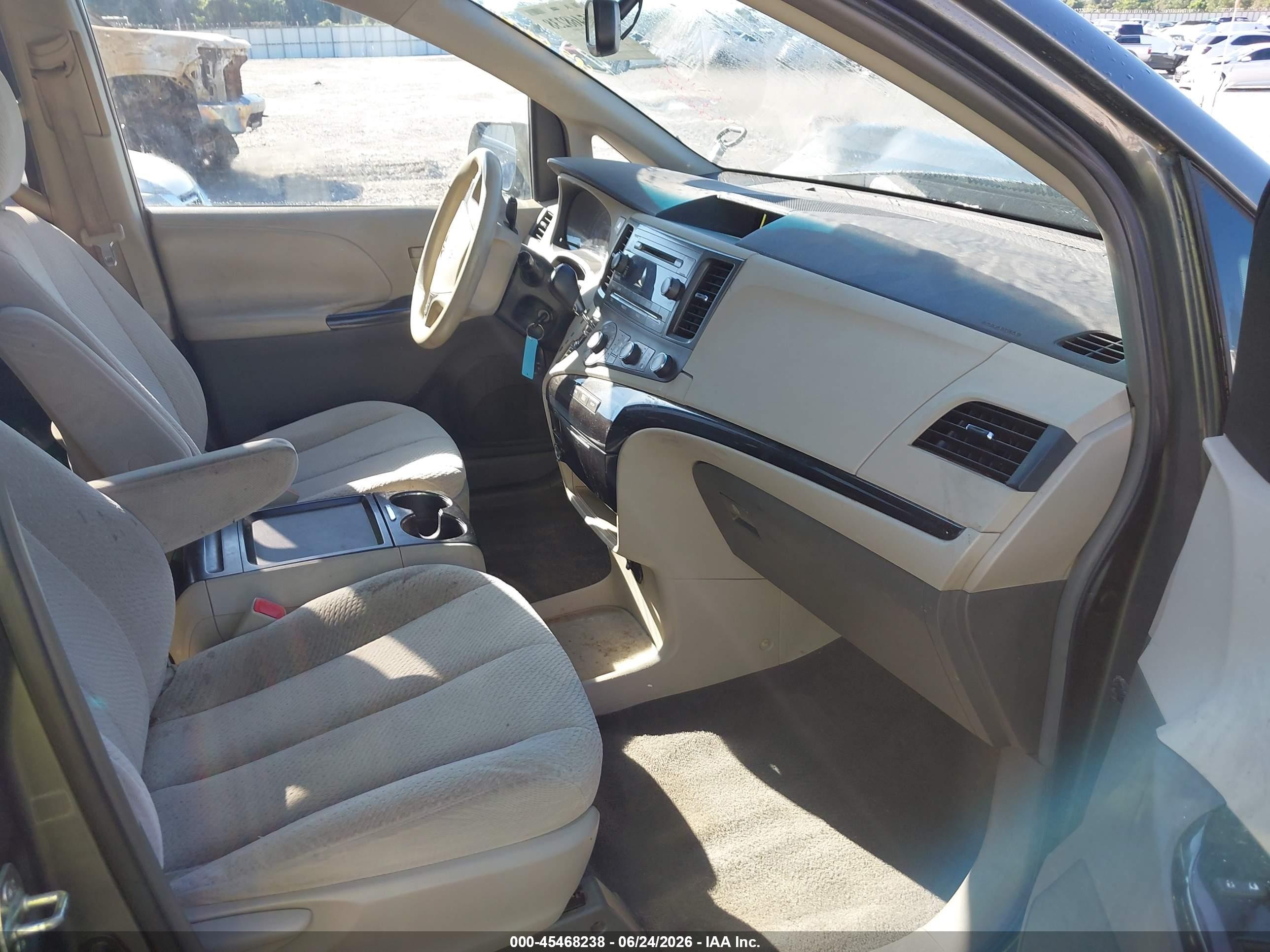 2011 Toyota Sienna Le V6 Зеленый vin: 5TDKK3DC5BS095390