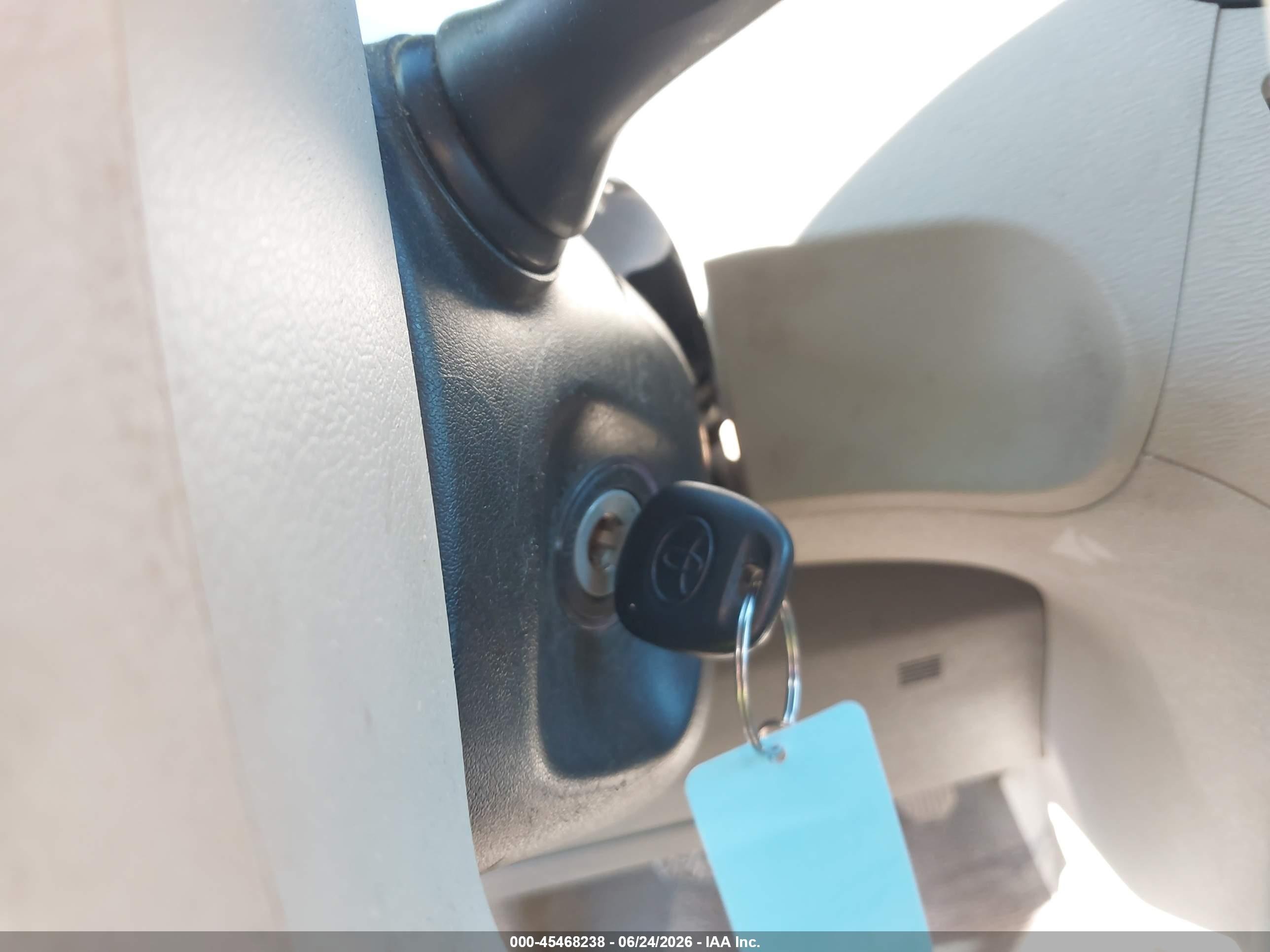 2011 Toyota Sienna Le V6 Зеленый vin: 5TDKK3DC5BS095390