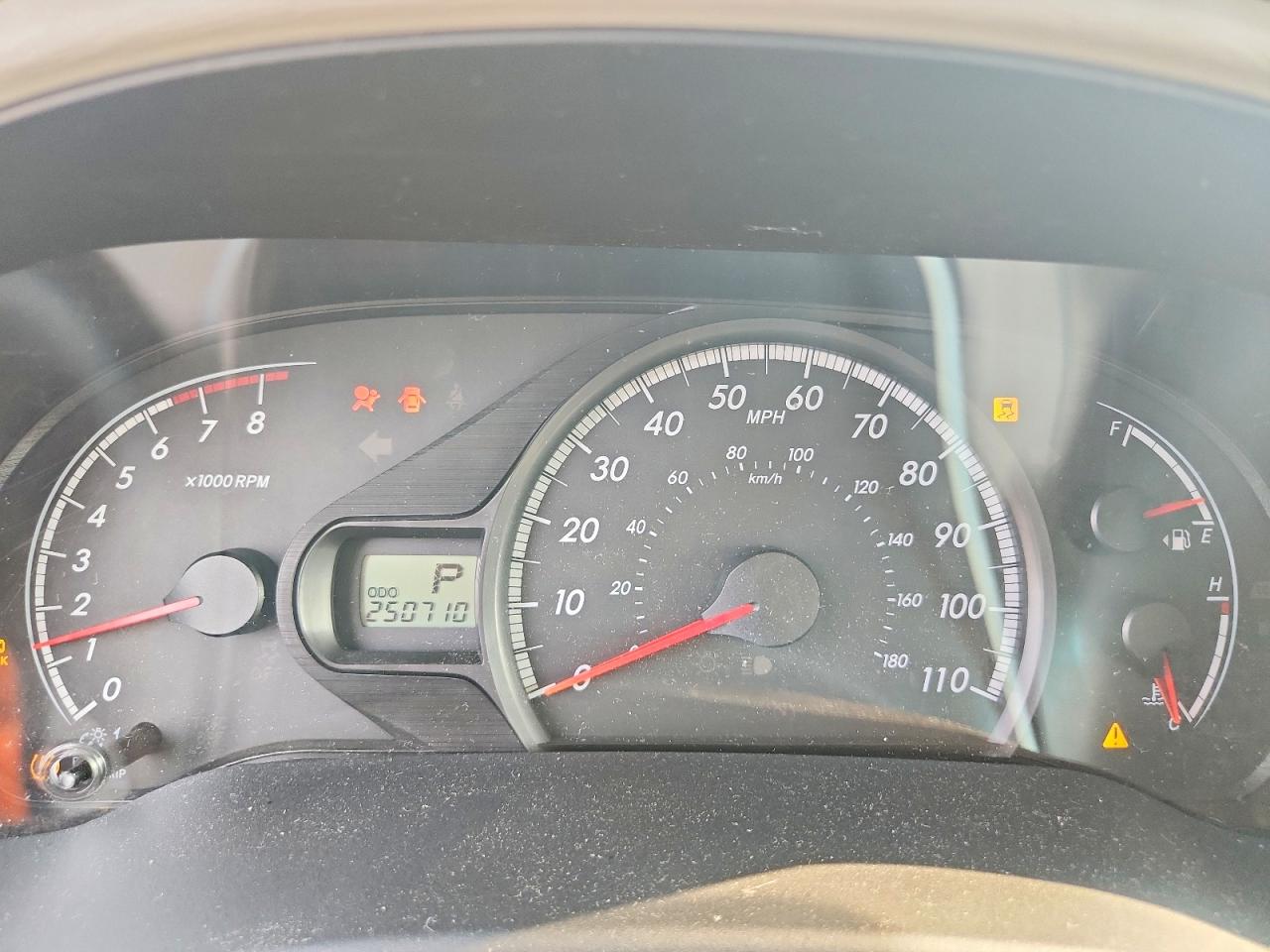 2011 Toyota Sienna Le Бордовый vin: 5TDKK3DC5BS099391