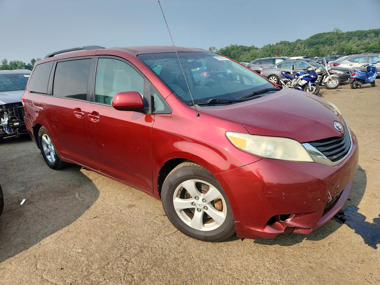 2011 Toyota Sienna Le Бордовый vin: 5TDKK3DC5BS099391