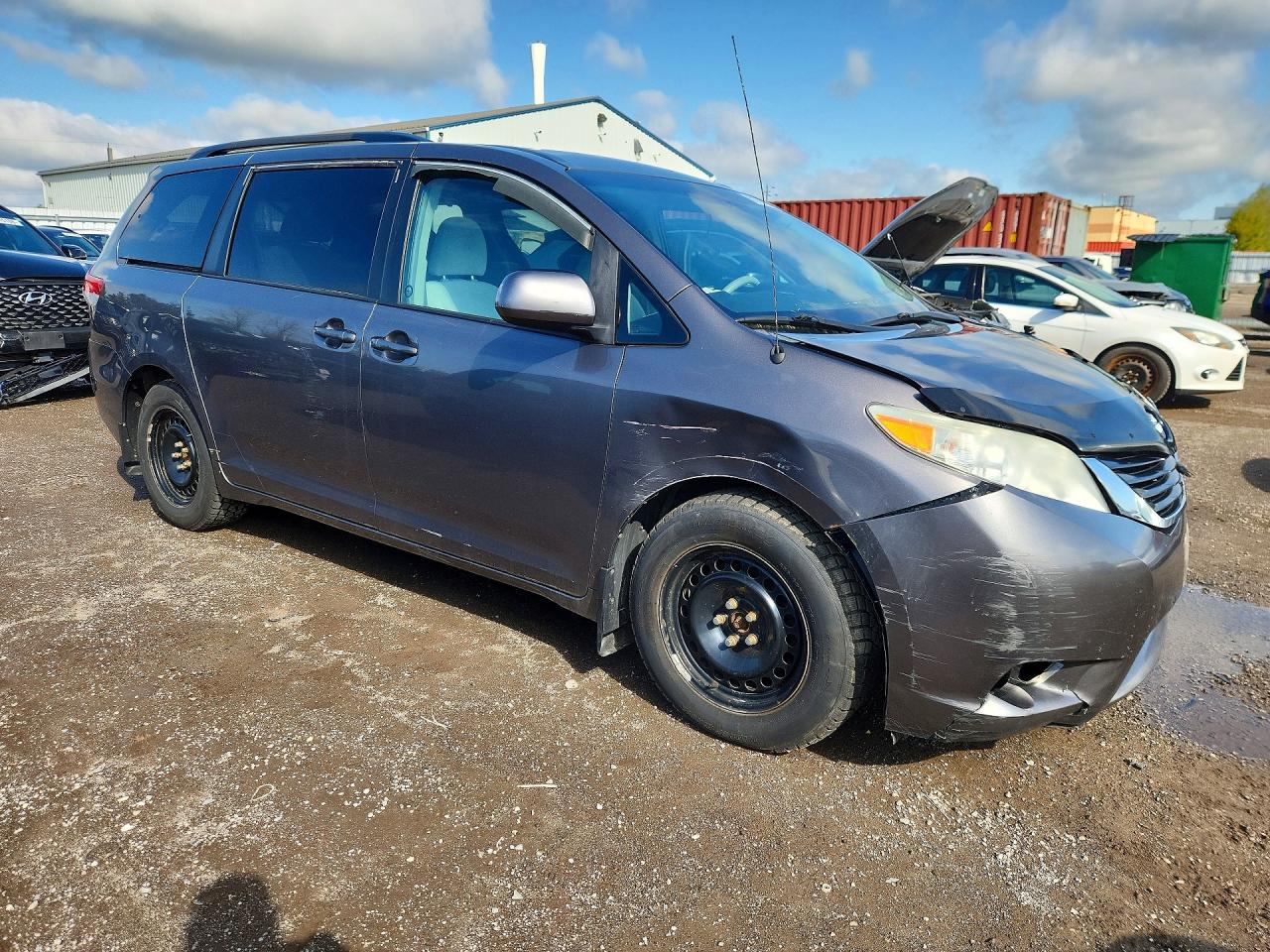 2011 Toyota Sienna Le Gray vin: 5TDKK3DC5BS137122