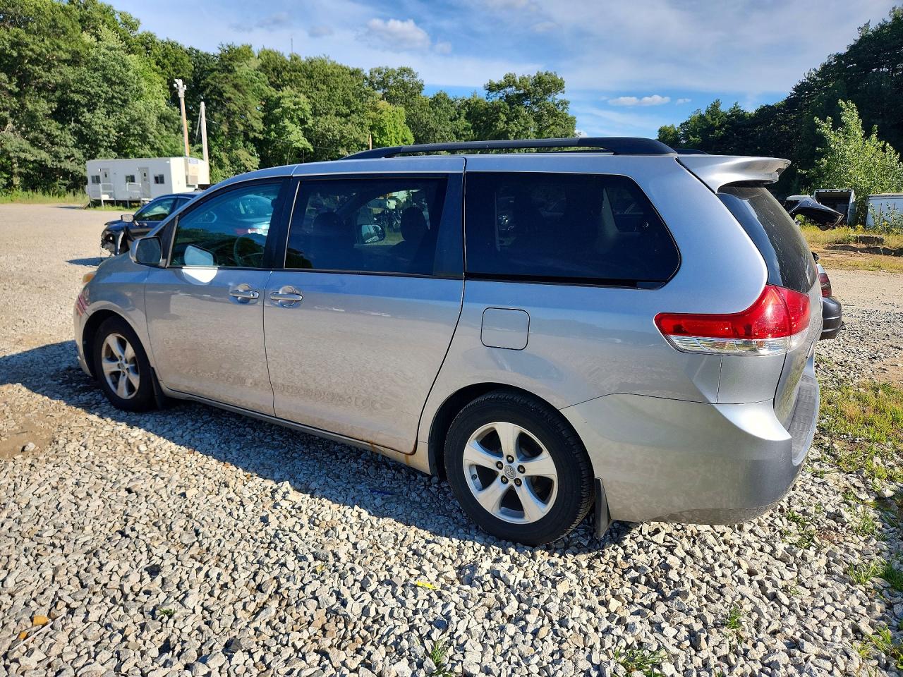 2011 Toyota Sienna Le Silver vin: 5TDKK3DC5BS161498