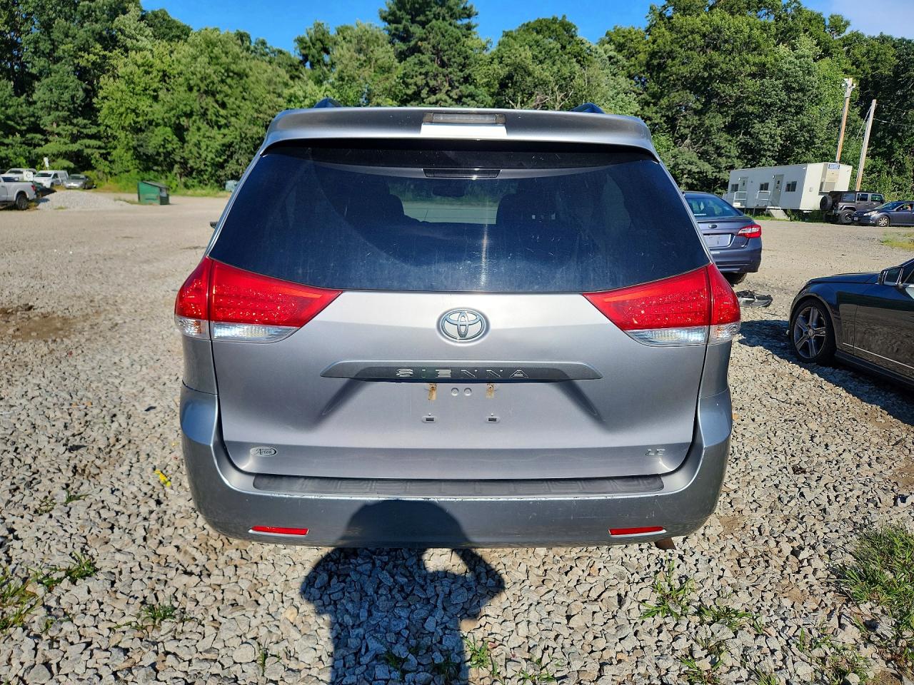 2011 Toyota Sienna Le Silver vin: 5TDKK3DC5BS161498