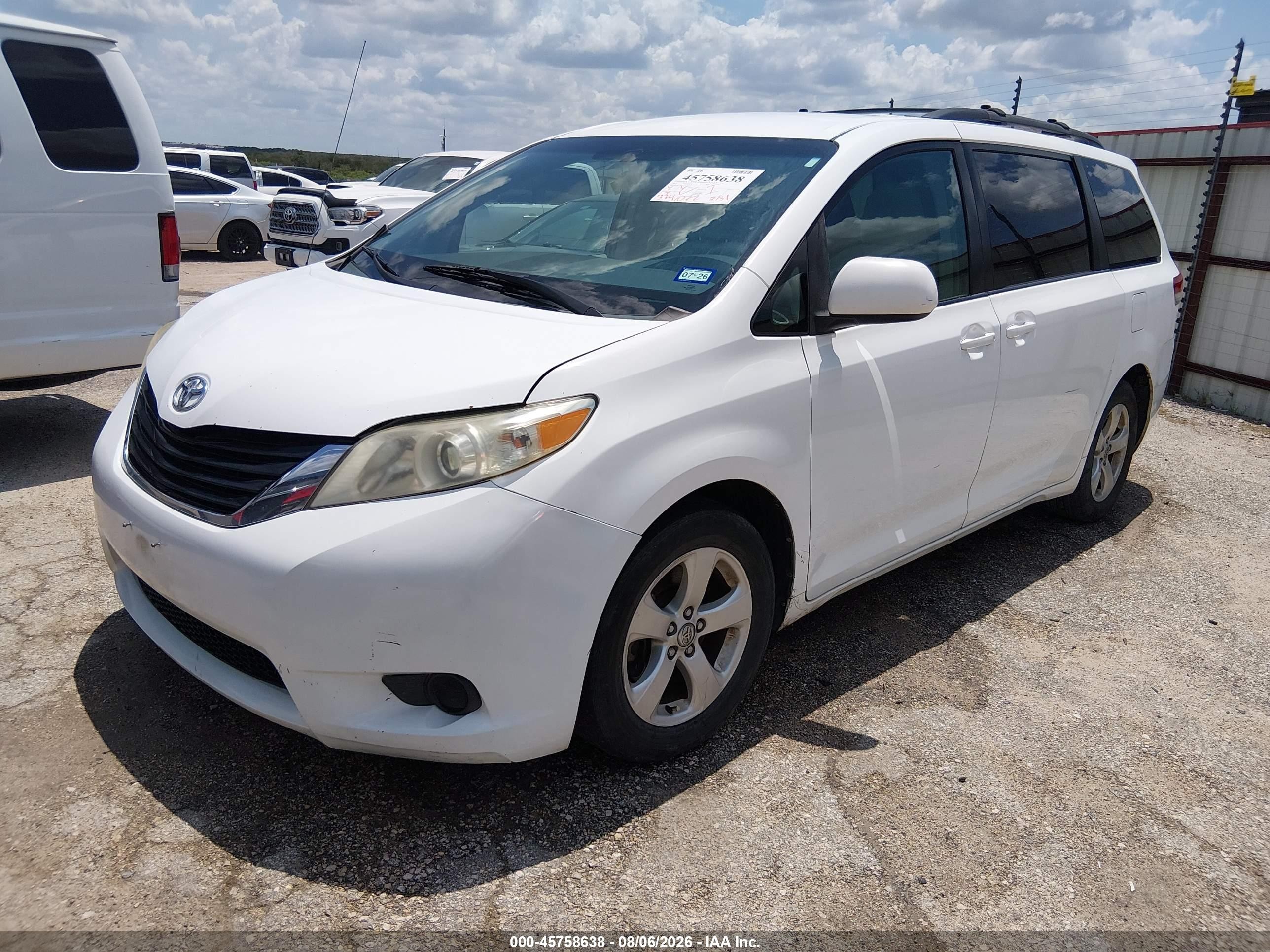 2012 Toyota Sienna Le V6 8 Passenger White vin: 5TDKK3DC5CS191926