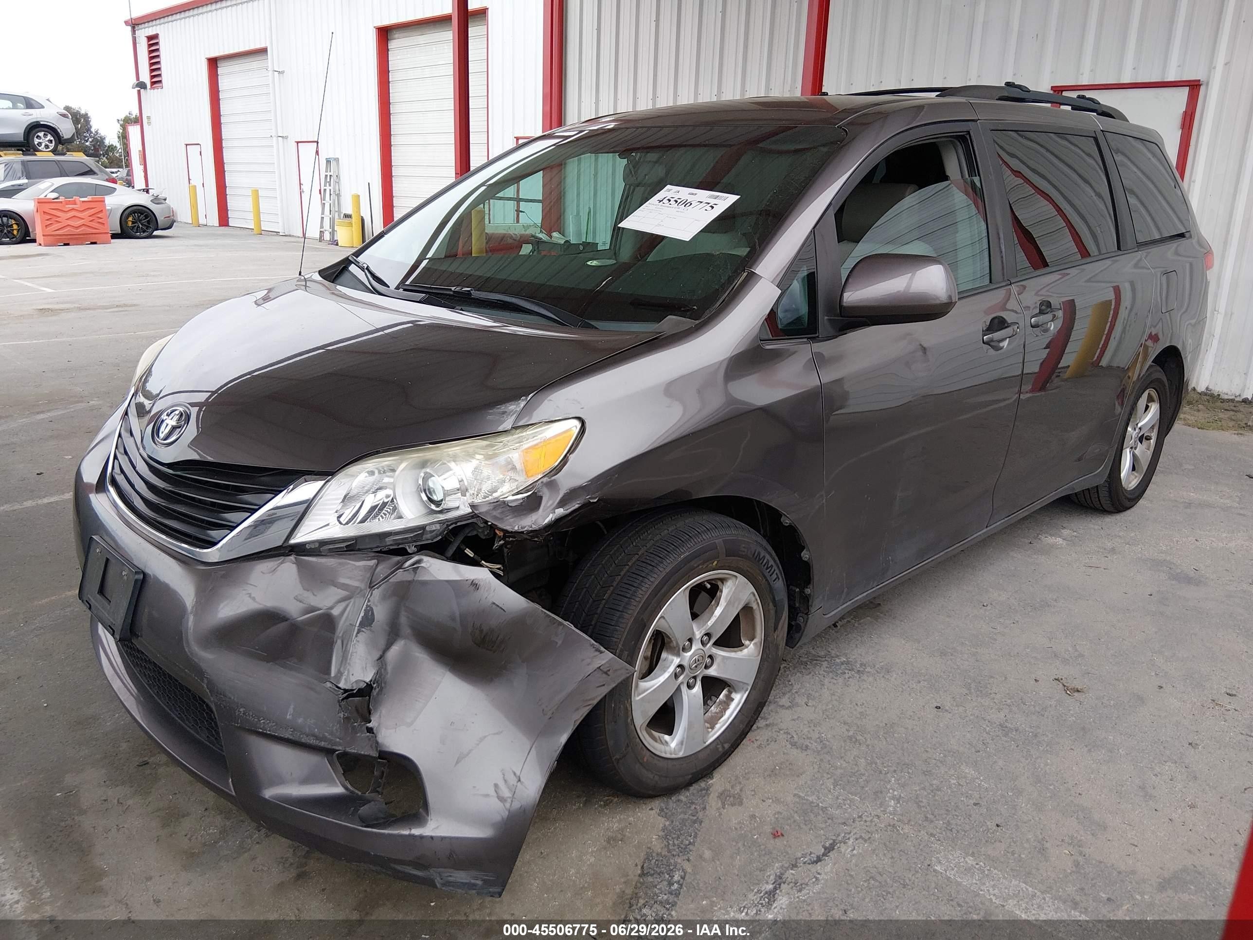 2012 Toyota Sienna Le V6 8 Passenger Gray vin: 5TDKK3DC5CS217716