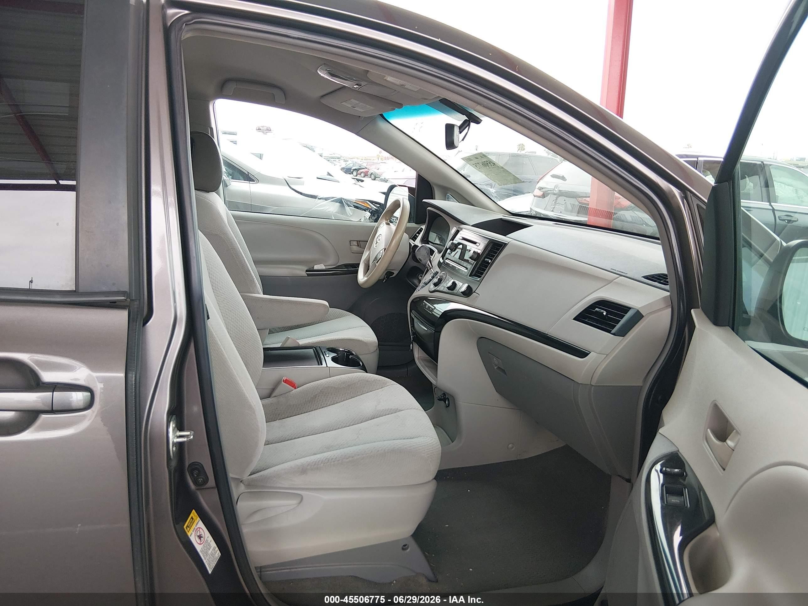 2012 Toyota Sienna Le V6 8 Passenger Gray vin: 5TDKK3DC5CS217716