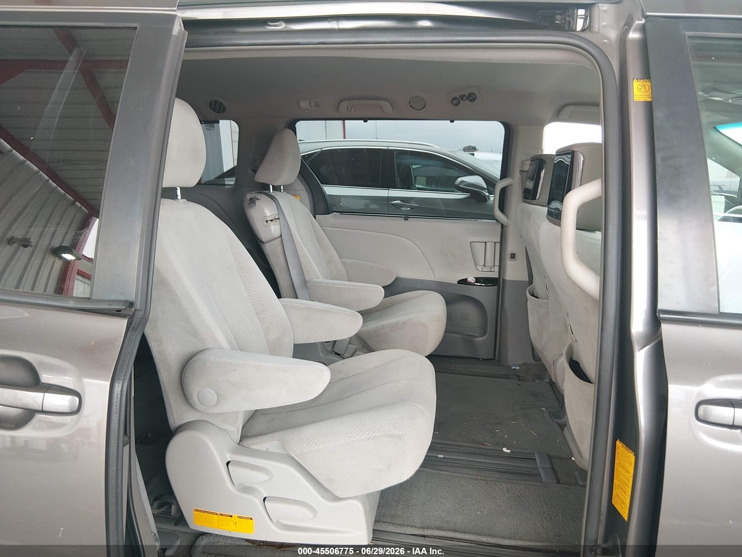 2012 Toyota Sienna Le V6 8 Passenger Gray vin: 5TDKK3DC5CS217716