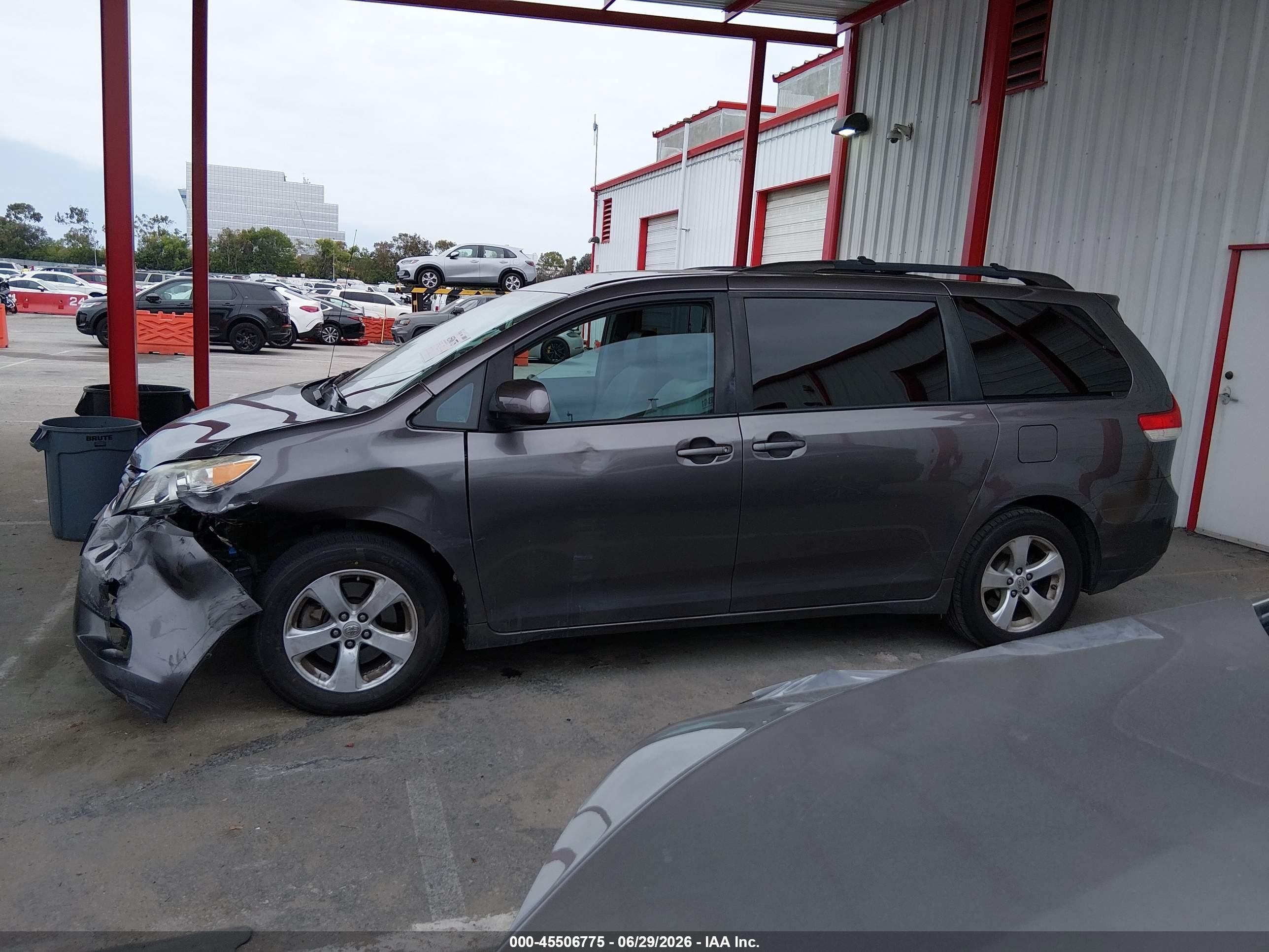 2012 Toyota Sienna Le V6 8 Passenger Gray vin: 5TDKK3DC5CS217716