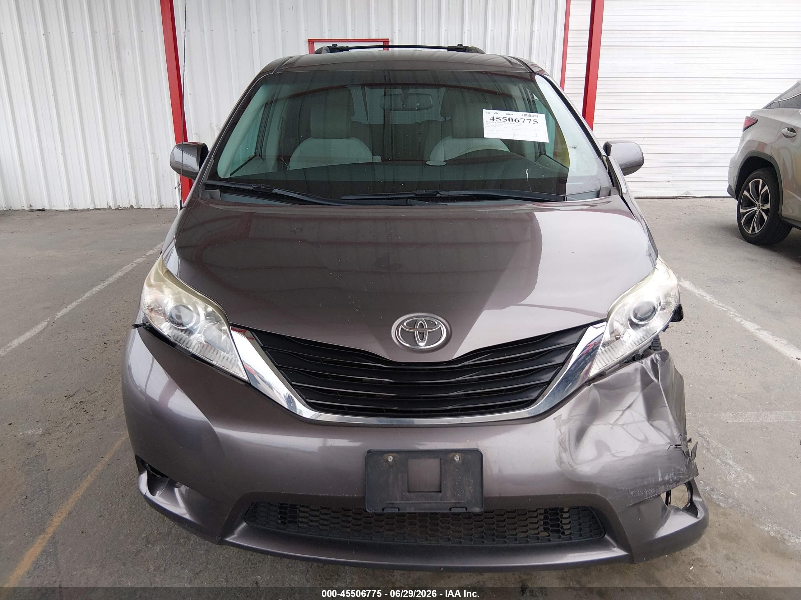 2012 Toyota Sienna Le V6 8 Passenger Gray vin: 5TDKK3DC5CS217716