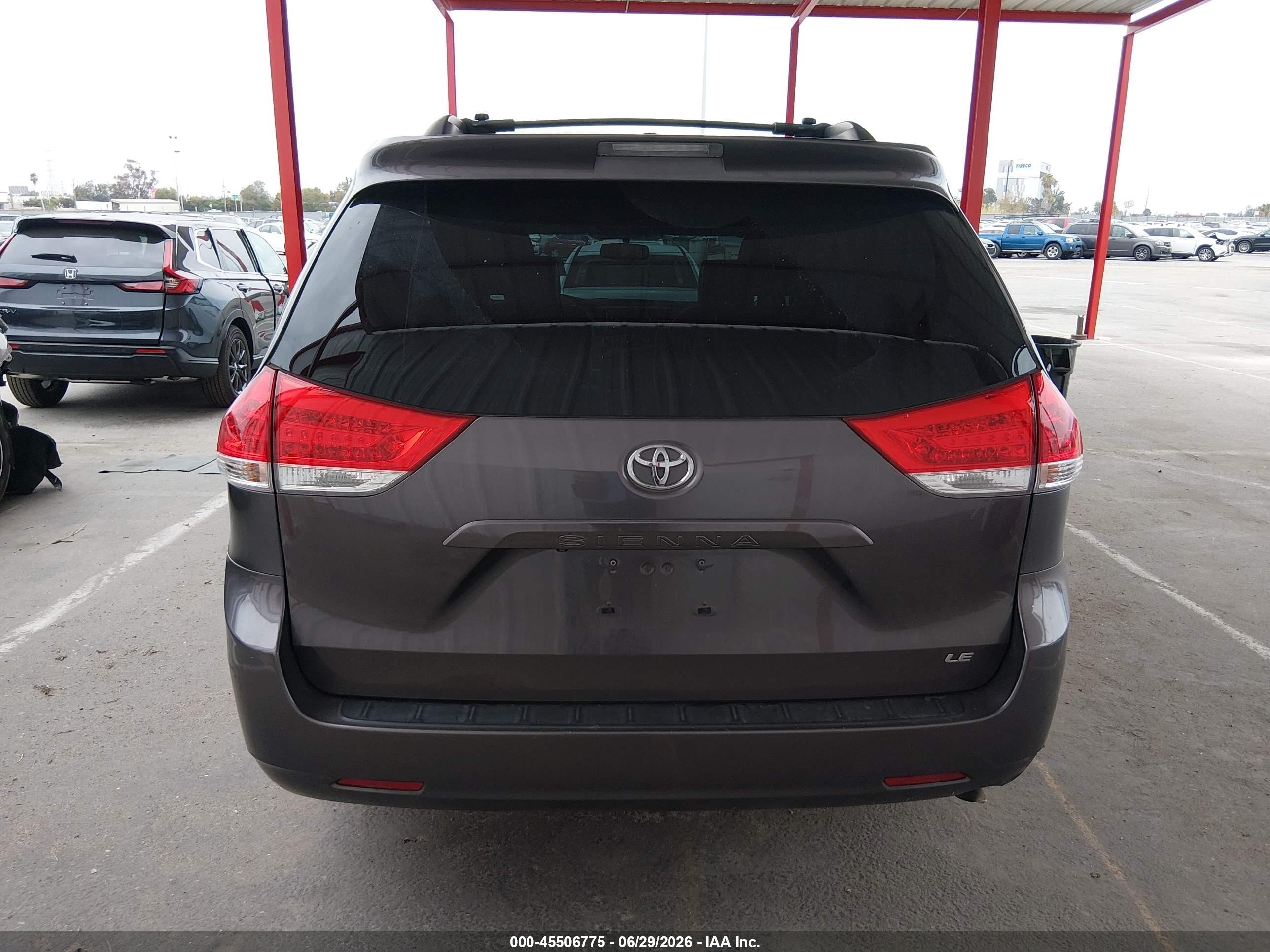 2012 Toyota Sienna Le V6 8 Passenger Gray vin: 5TDKK3DC5CS217716