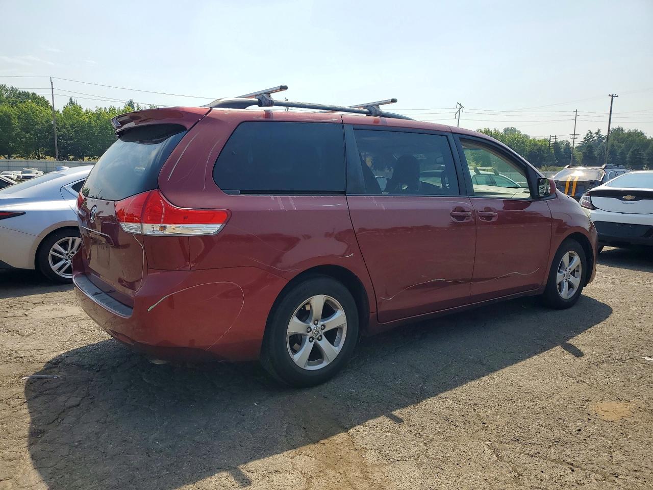 2012 Toyota Sienna Le Red vin: 5TDKK3DC5CS224875