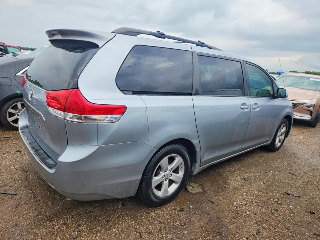 2012 Toyota Sienna Le Silver vin: 5TDKK3DC5CS231132