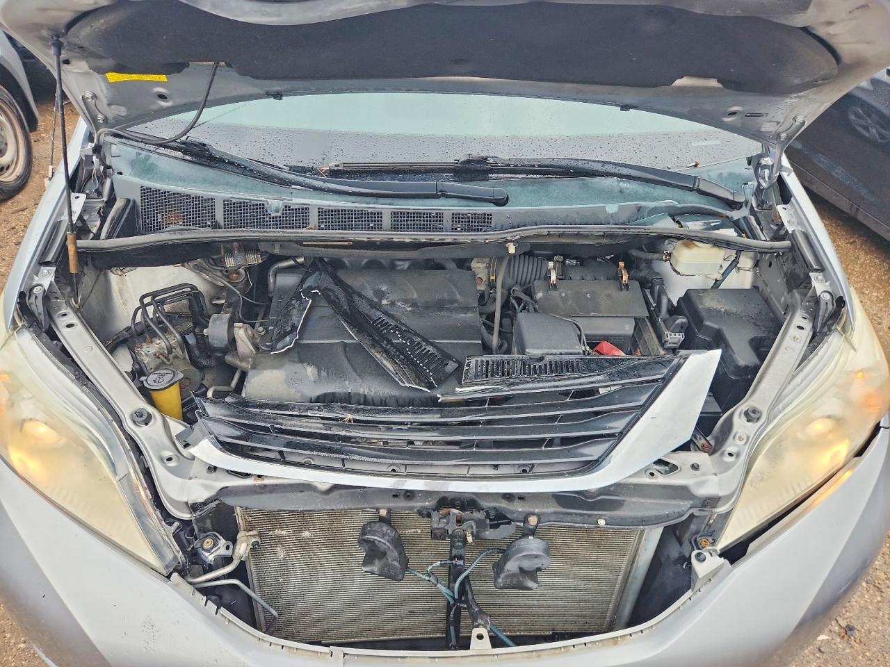 2012 Toyota Sienna Le Silver vin: 5TDKK3DC5CS231132