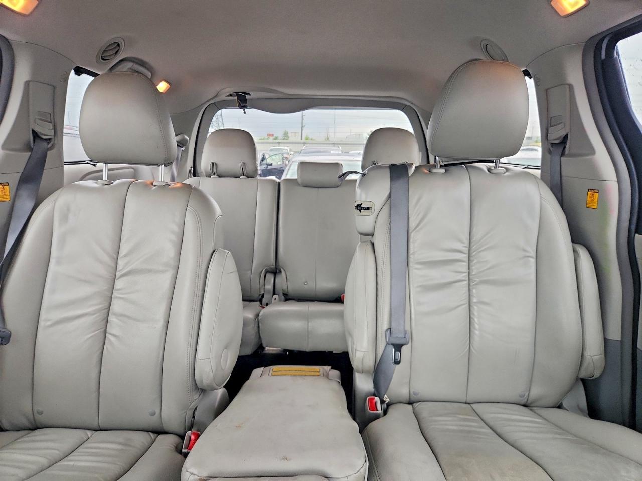 2012 Toyota Sienna Le Silver vin: 5TDKK3DC5CS231132