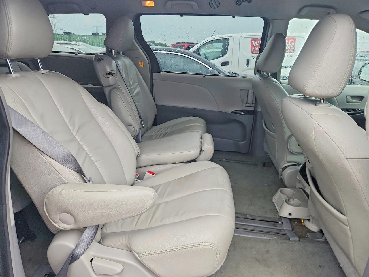 2012 Toyota Sienna Le Silver vin: 5TDKK3DC5CS231132