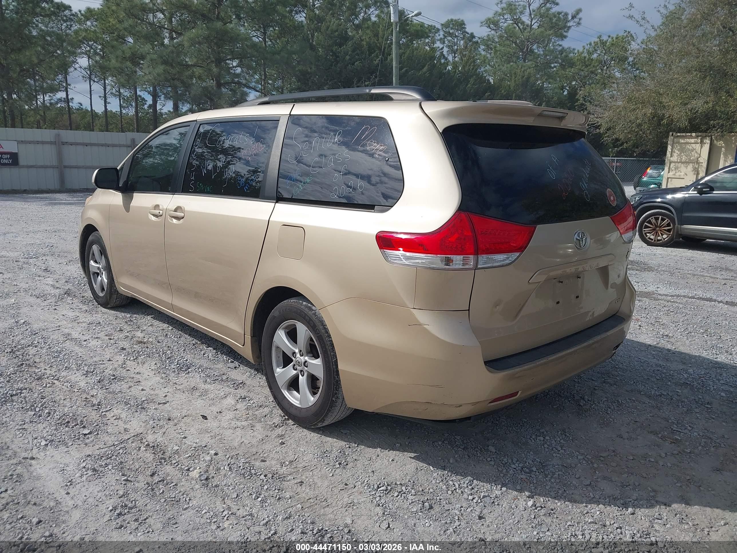 2012 Toyota Sienna Le V6 8 Passenger Gold vin: 5TDKK3DC5CS233592