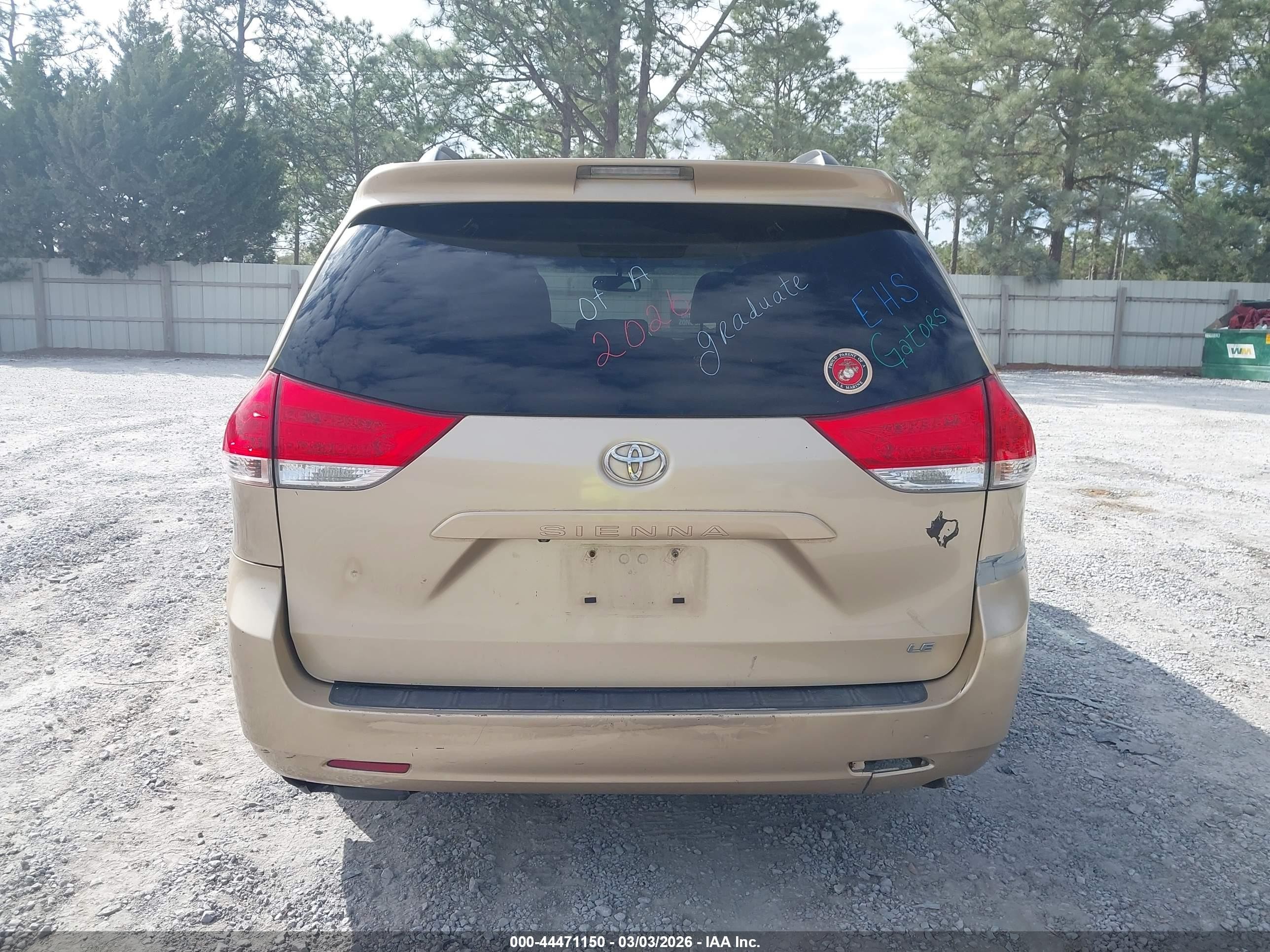 2012 Toyota Sienna Le V6 8 Passenger Gold vin: 5TDKK3DC5CS233592