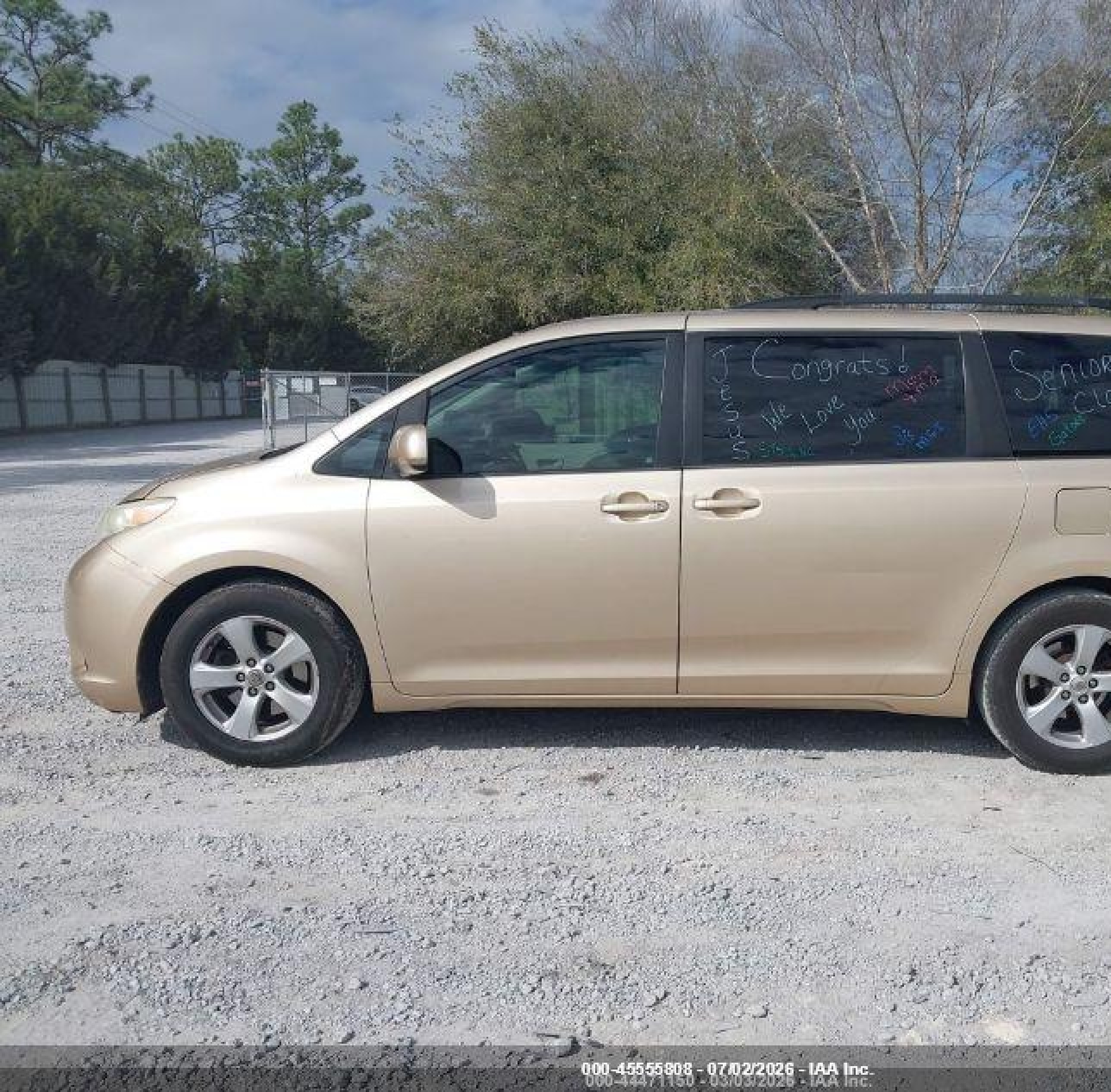 2012 Toyota Sienna Le V6 8 Passenger Gold vin: 5TDKK3DC5CS233592