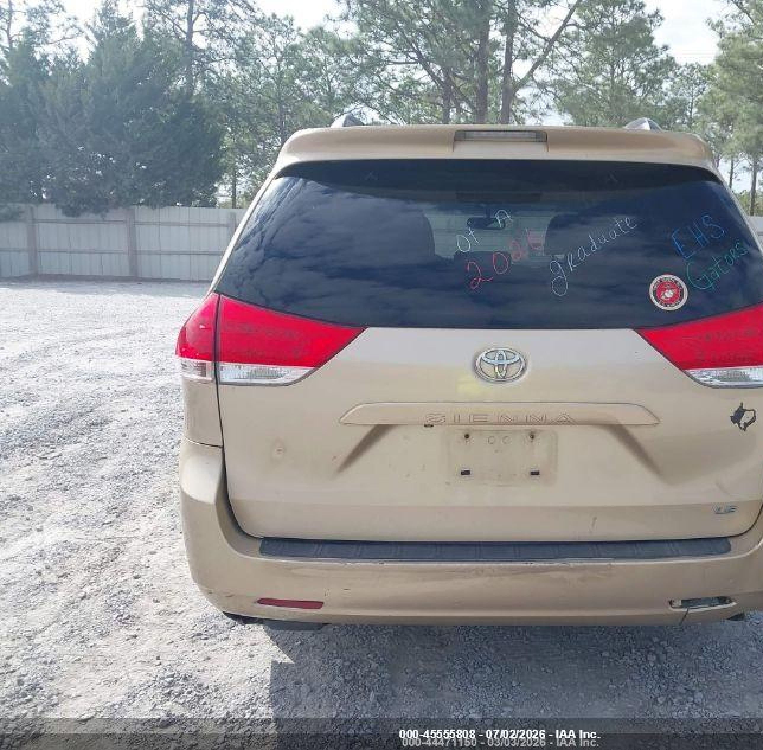 2012 Toyota Sienna Le V6 8 Passenger Gold vin: 5TDKK3DC5CS233592