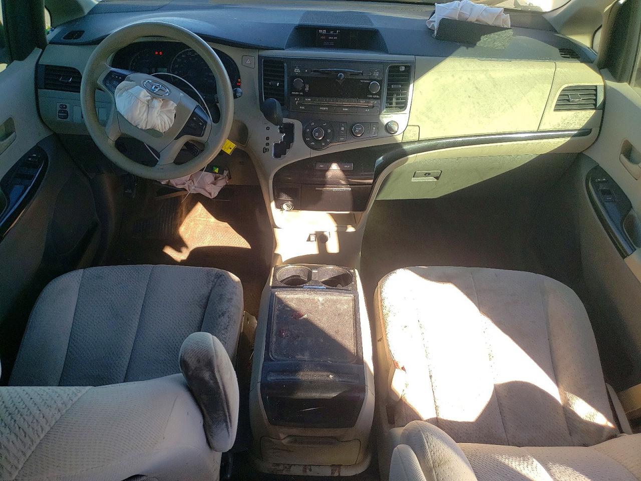 2012 Toyota Sienna Le Tan vin: 5TDKK3DC5CS236864