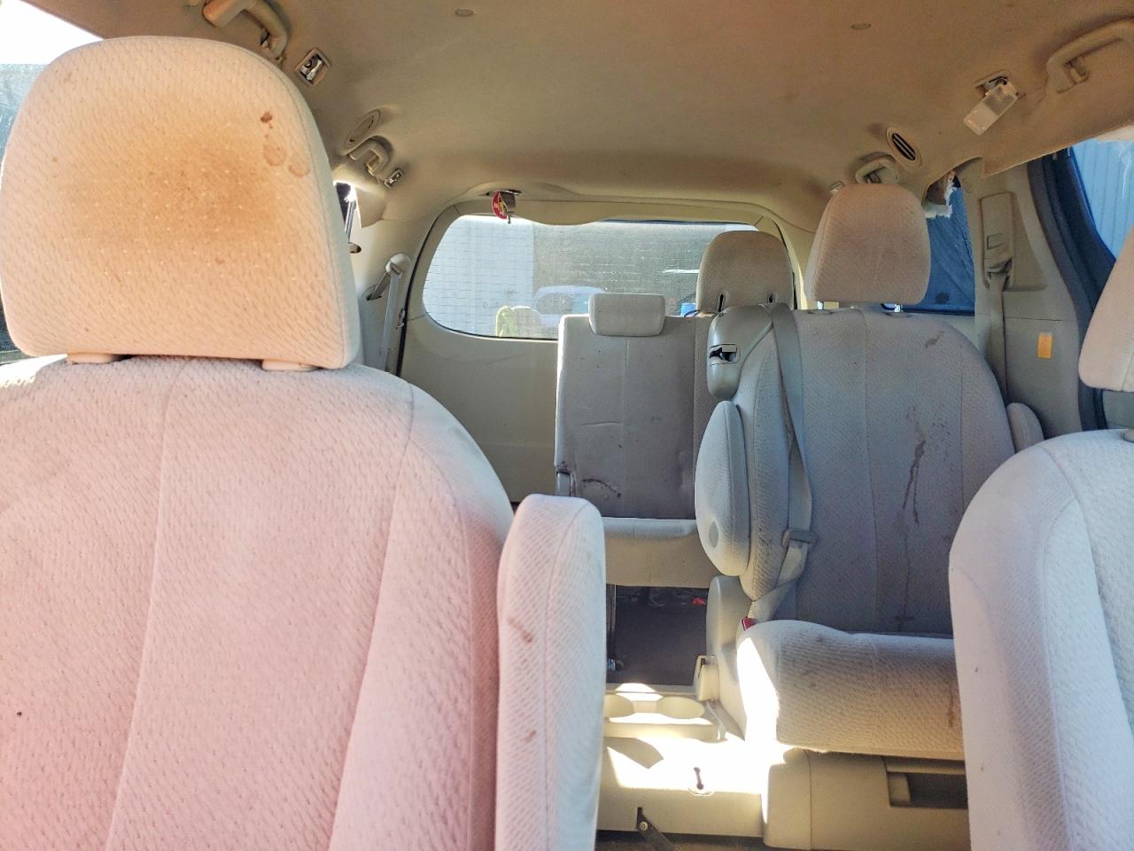 2012 Toyota Sienna Le Tan vin: 5TDKK3DC5CS236864