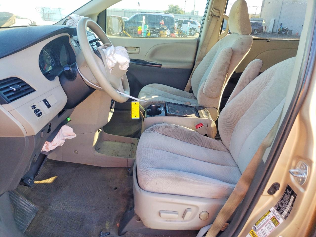 2012 Toyota Sienna Le Tan vin: 5TDKK3DC5CS236864