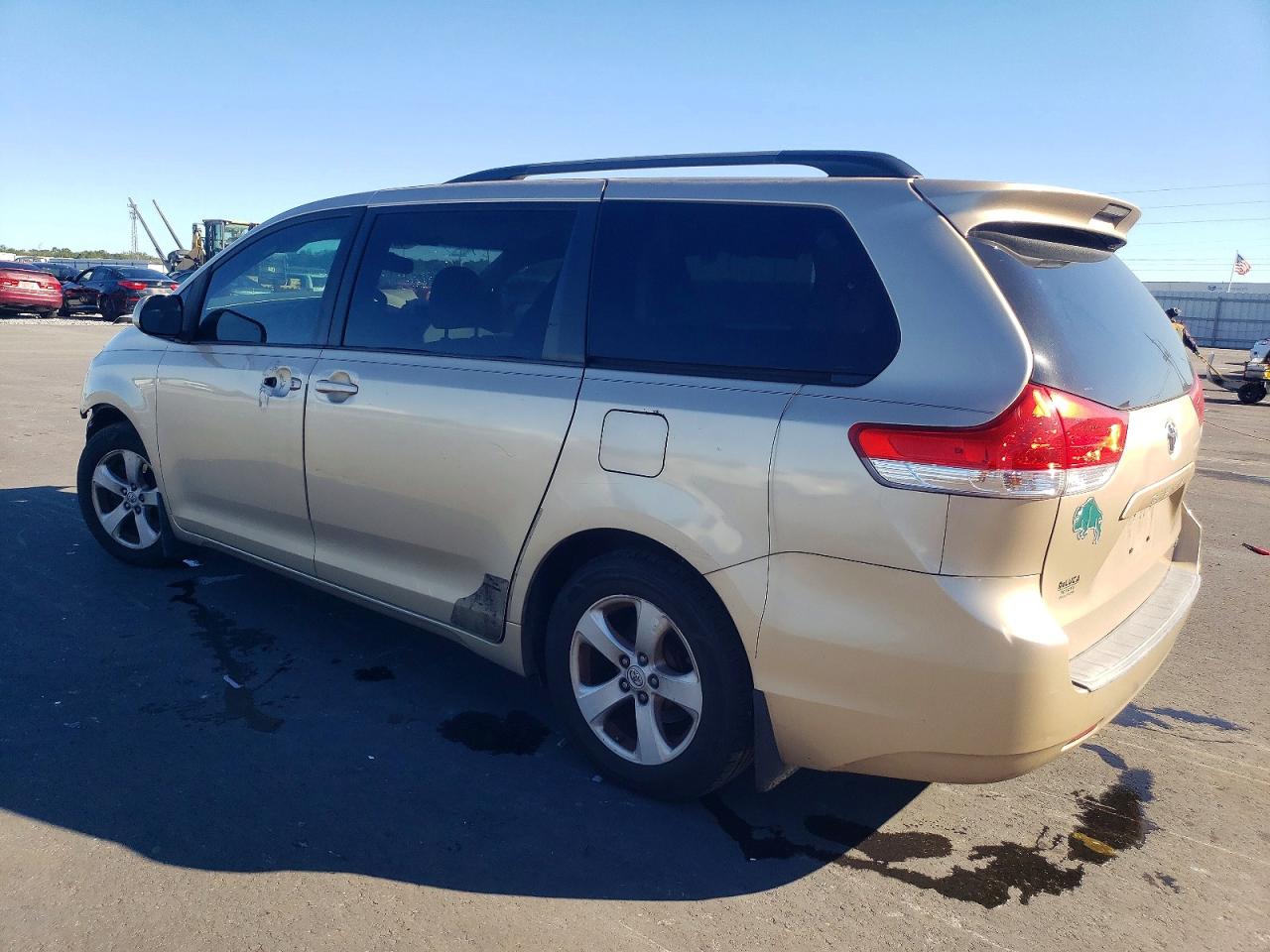 2012 Toyota Sienna Le Tan vin: 5TDKK3DC5CS236864