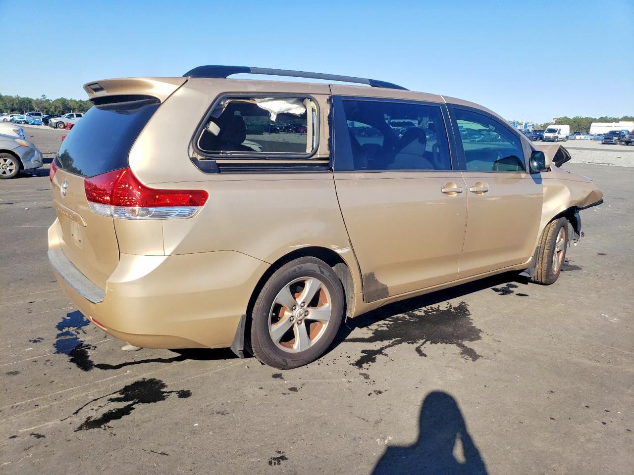 2012 Toyota Sienna Le Tan vin: 5TDKK3DC5CS236864