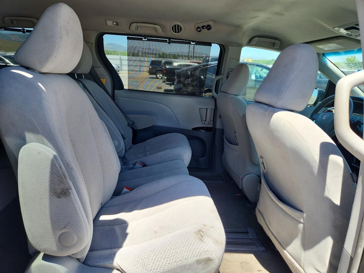 2012 Toyota Sienna Le Silver vin: 5TDKK3DC5CS241028