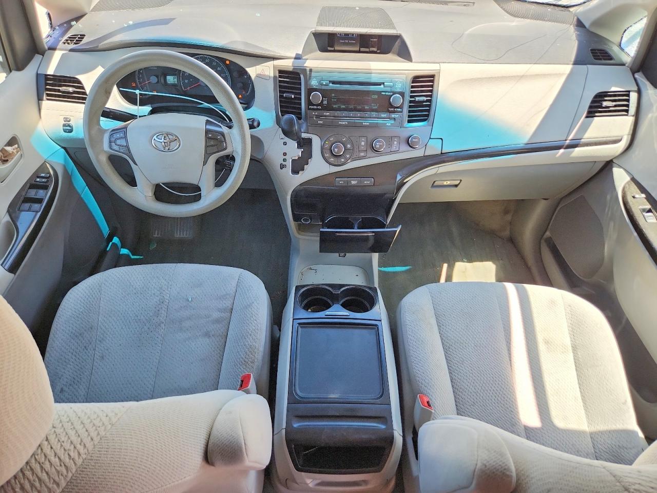 2012 Toyota Sienna Le Silver vin: 5TDKK3DC5CS241028