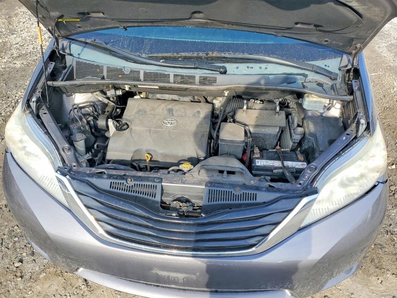 2012 Toyota Sienna Le 8-passenger Gray vin: 5TDKK3DC5CS245807