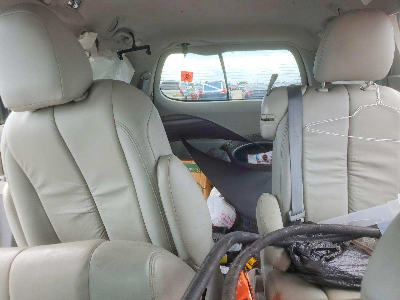 2012 Toyota Sienna Le Gray vin: 5TDKK3DC5CS256435