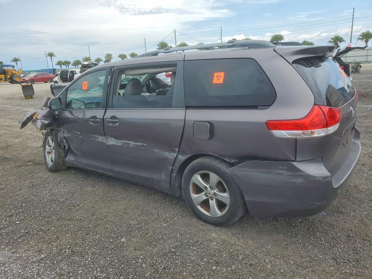2012 Toyota Sienna Le Gray vin: 5TDKK3DC5CS256435