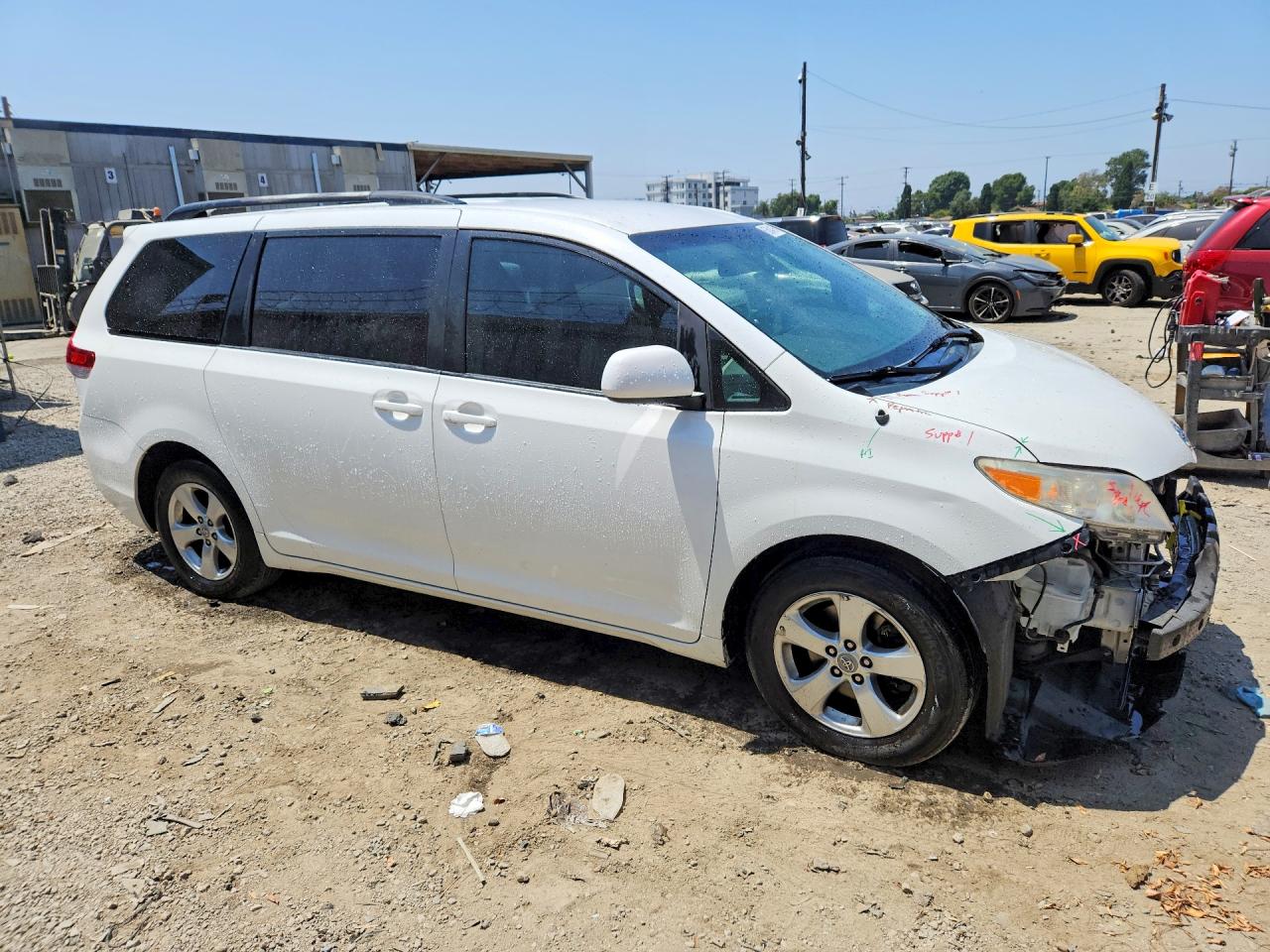 2012 Toyota Sienna Le White vin: 5TDKK3DC5CS271016