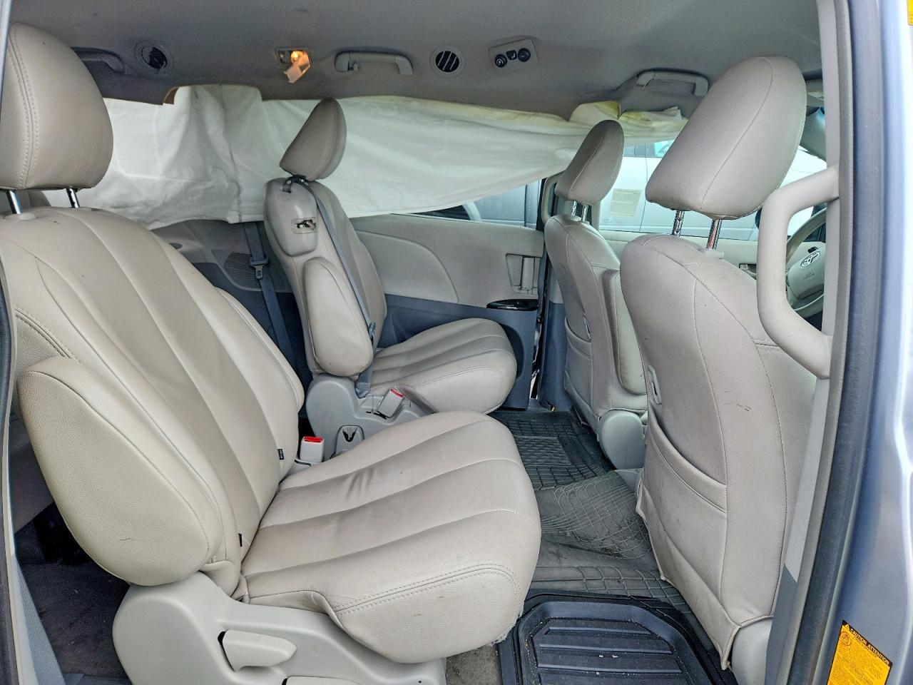 2012 Toyota Sienna Le Серебряный vin: 5TDKK3DC5CS272781