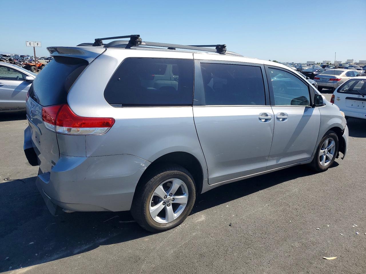 2013 Toyota Sienna Le Silver vin: 5TDKK3DC5DS282857