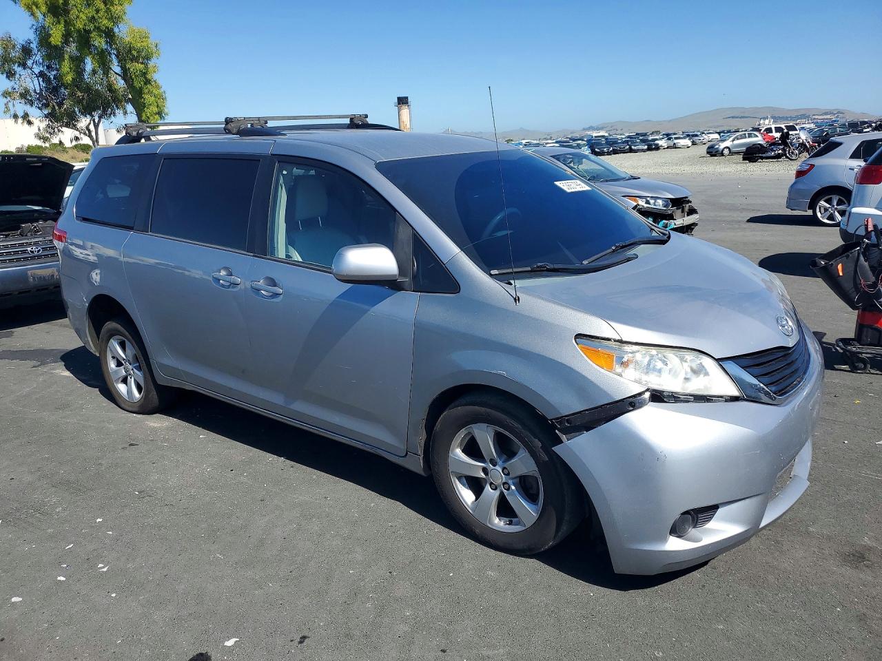 2013 Toyota Sienna Le Silver vin: 5TDKK3DC5DS282857