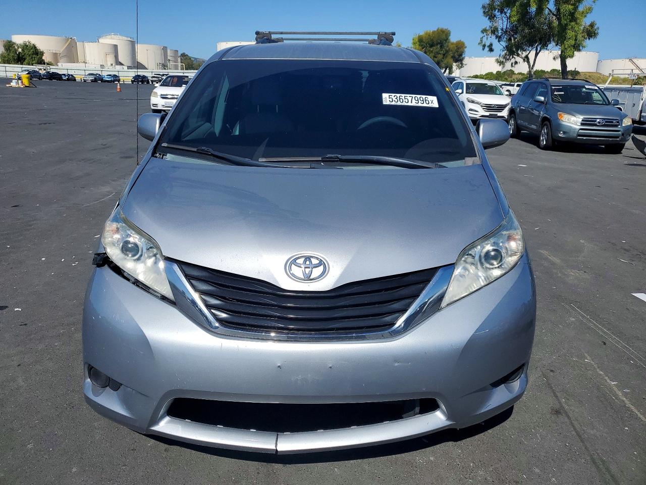 2013 Toyota Sienna Le Silver vin: 5TDKK3DC5DS282857