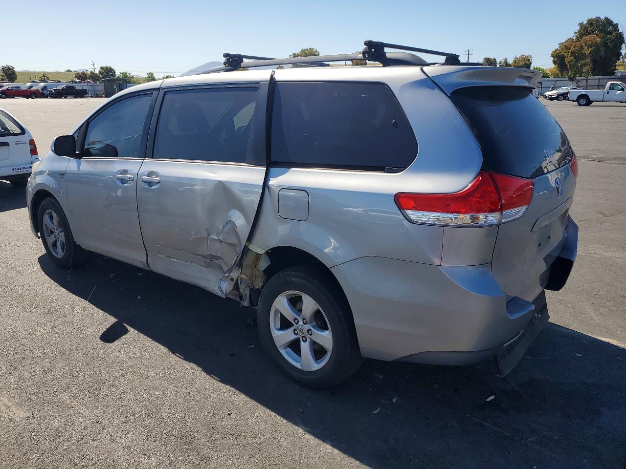 2013 Toyota Sienna Le Silver vin: 5TDKK3DC5DS282857