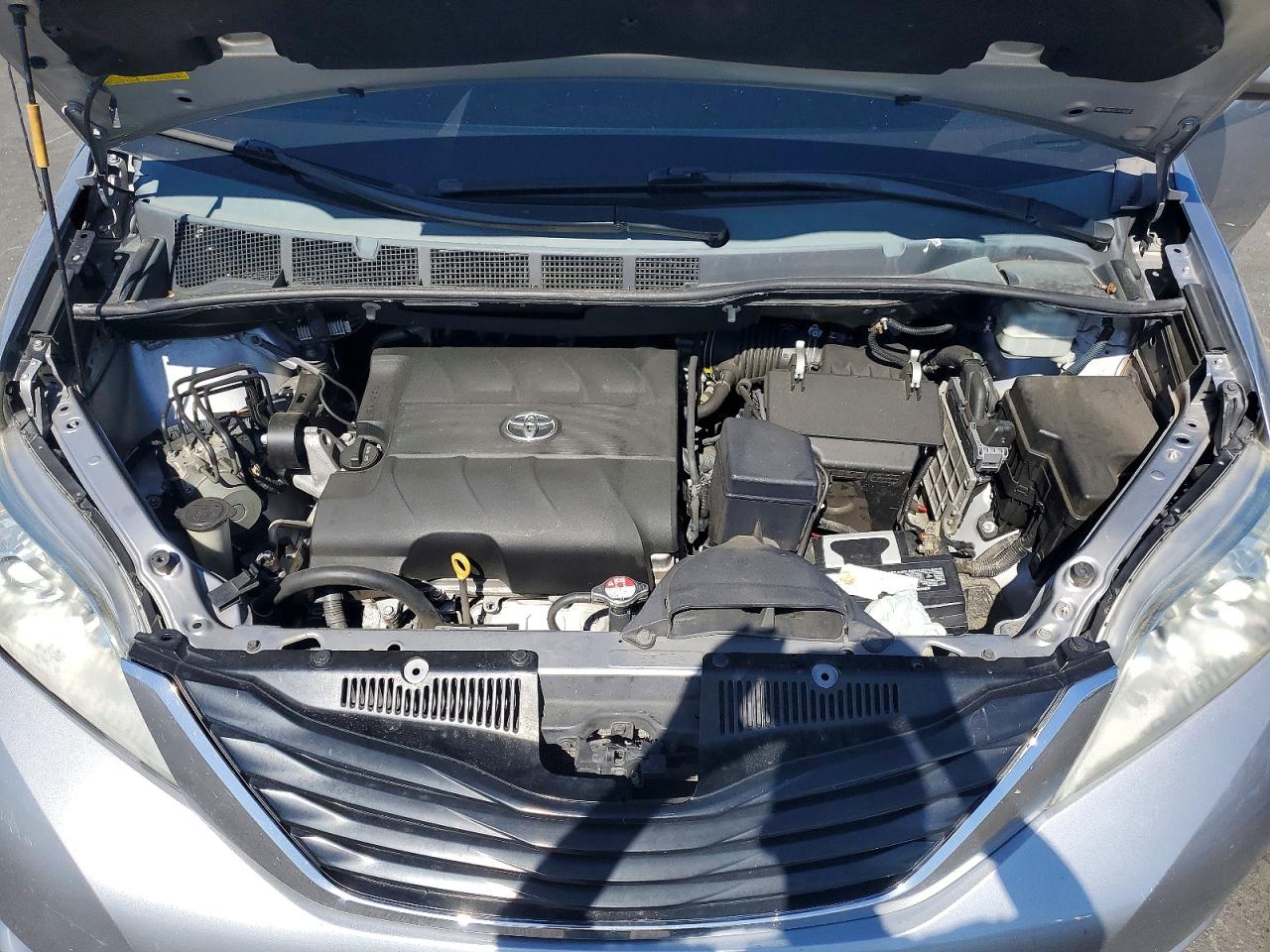 2013 Toyota Sienna Le Silver vin: 5TDKK3DC5DS282857